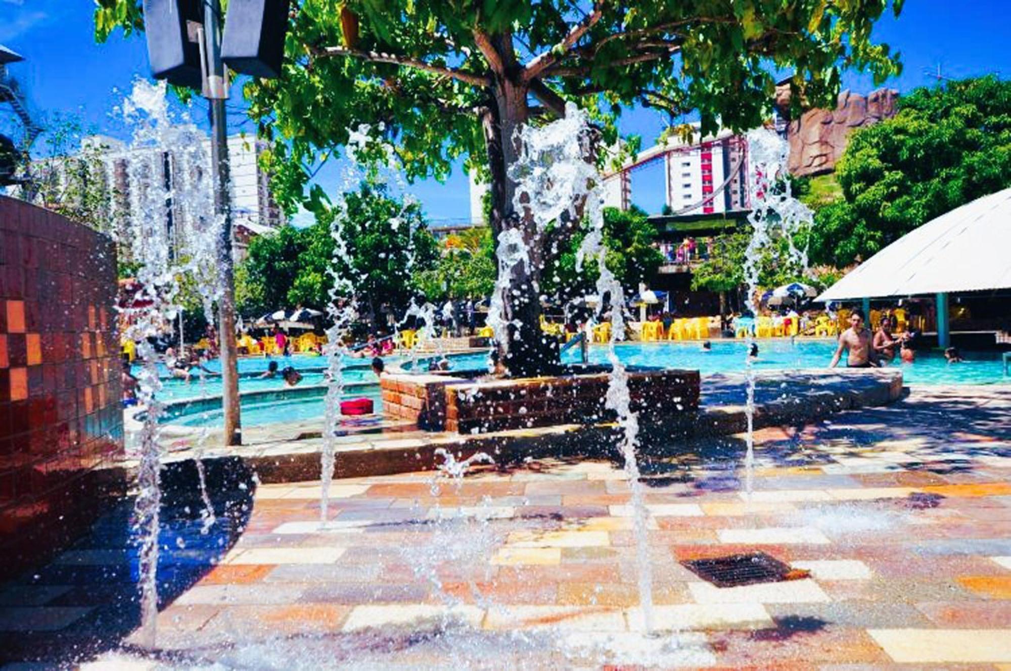 Piazza Diroma - Cortesia Park Diroma, Splash E Slide Калдас-Новас Экстерьер фото